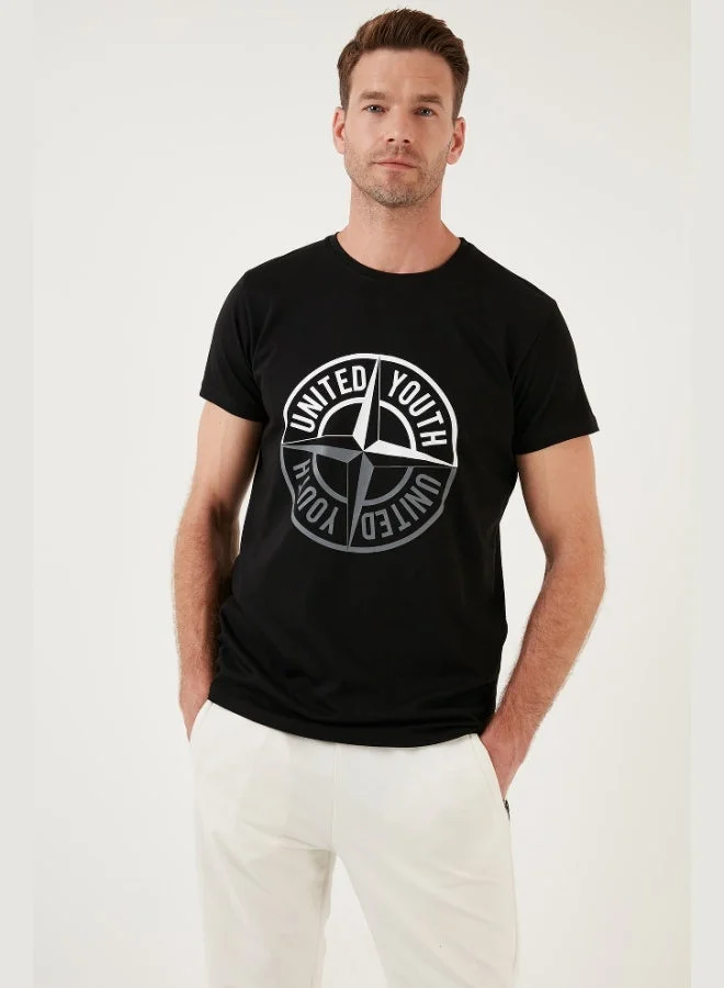 بوراتي تيشيرت رجالي قطن بقصة ضيقة وياقة دائرية وطبعة بوراتي